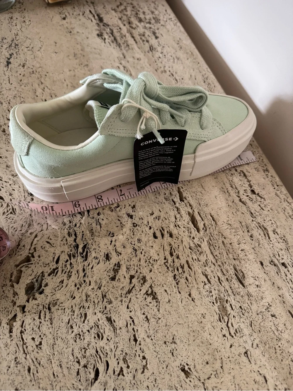Converse Women's Chuck Taylor All Star Cruise Shoes. Size M6/W7.5